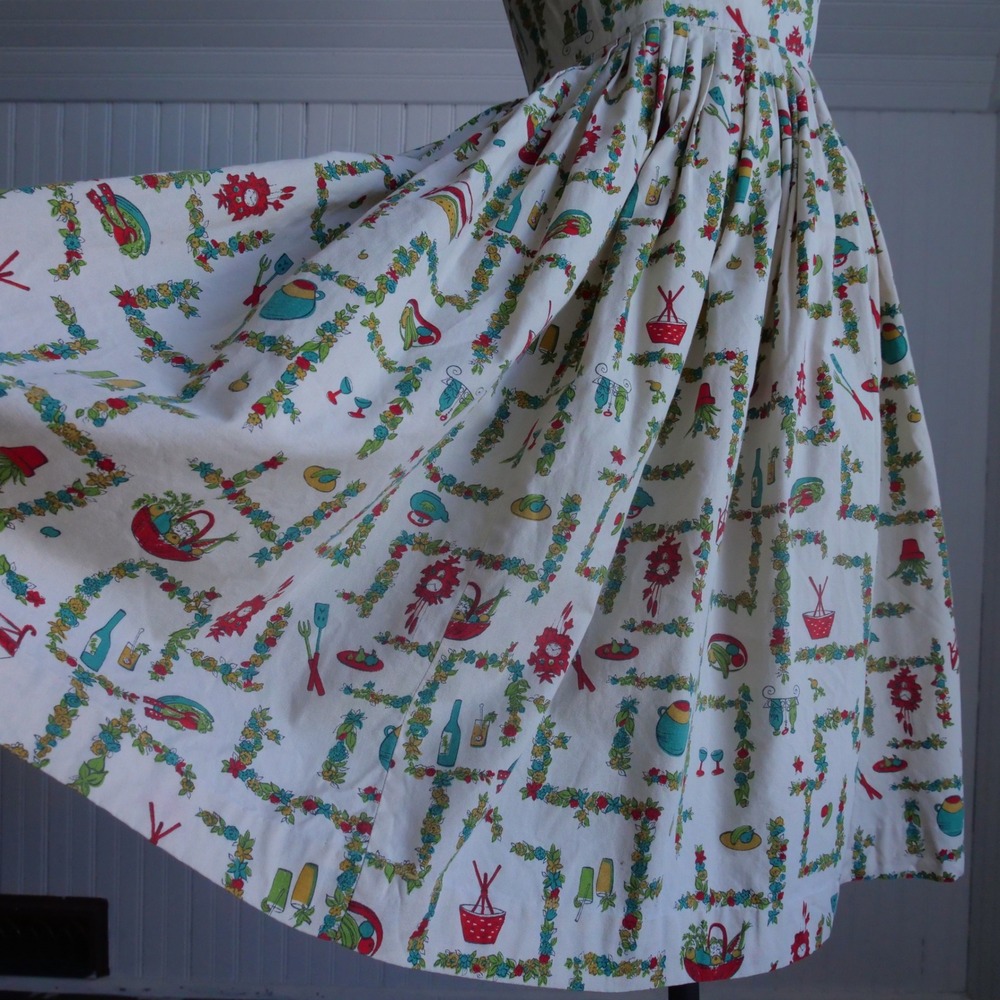 Super cute vintage 1950s cotton picnic themed novelty print sundress - Picture 3 of 8